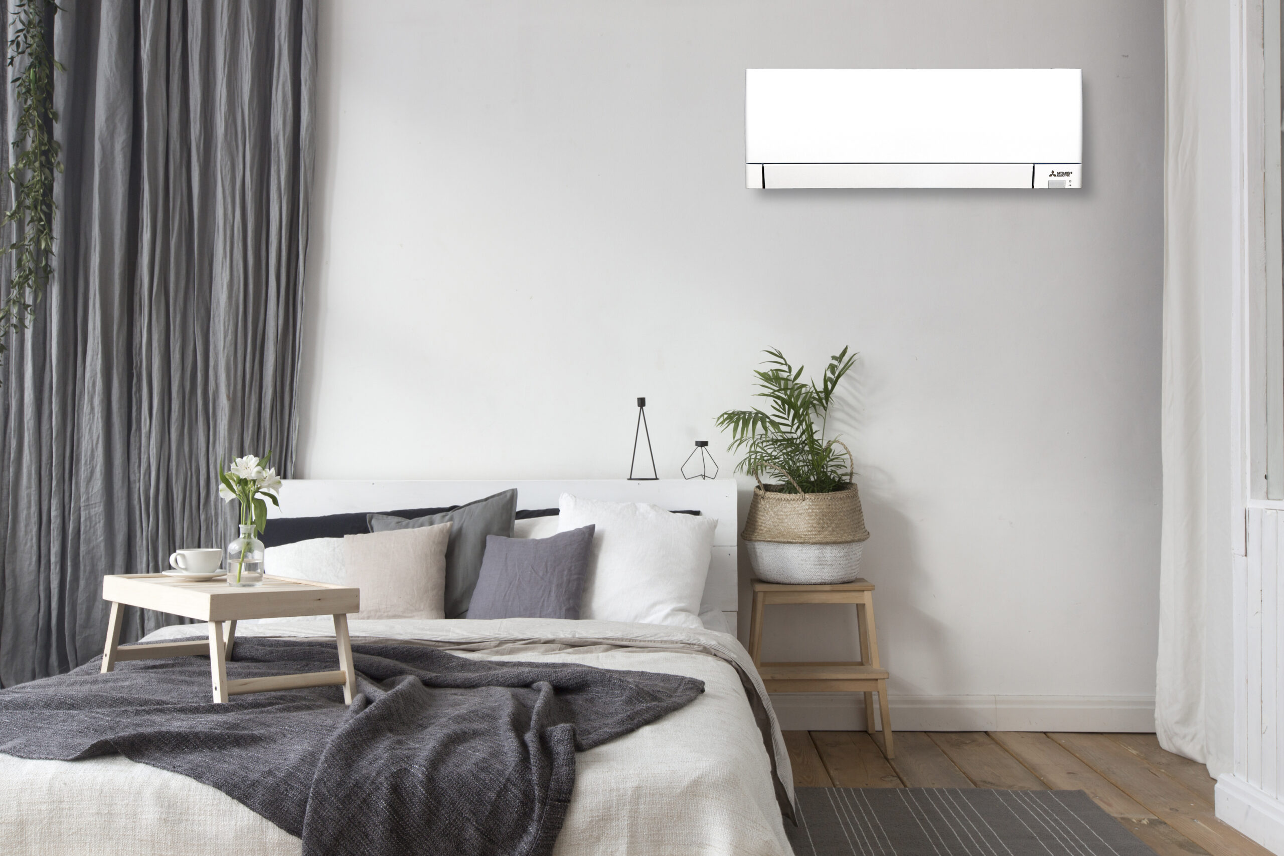 Wall mounted air conditioning unit for home